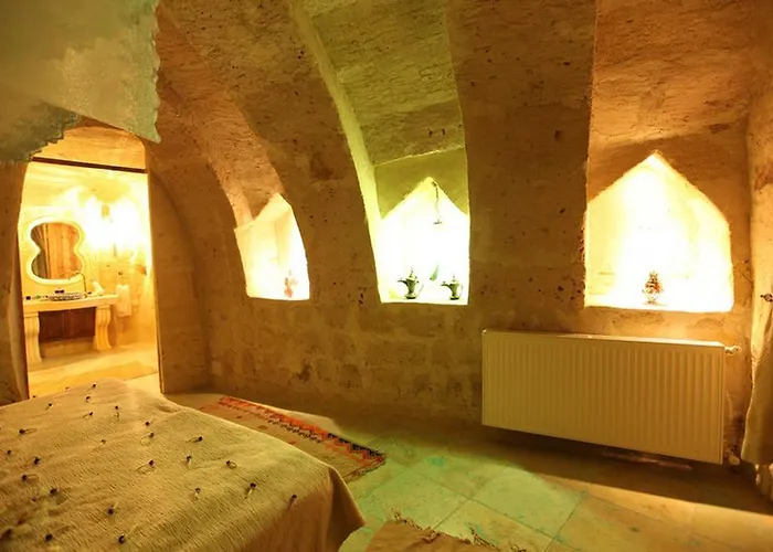 Blue Valley Cave Hotel